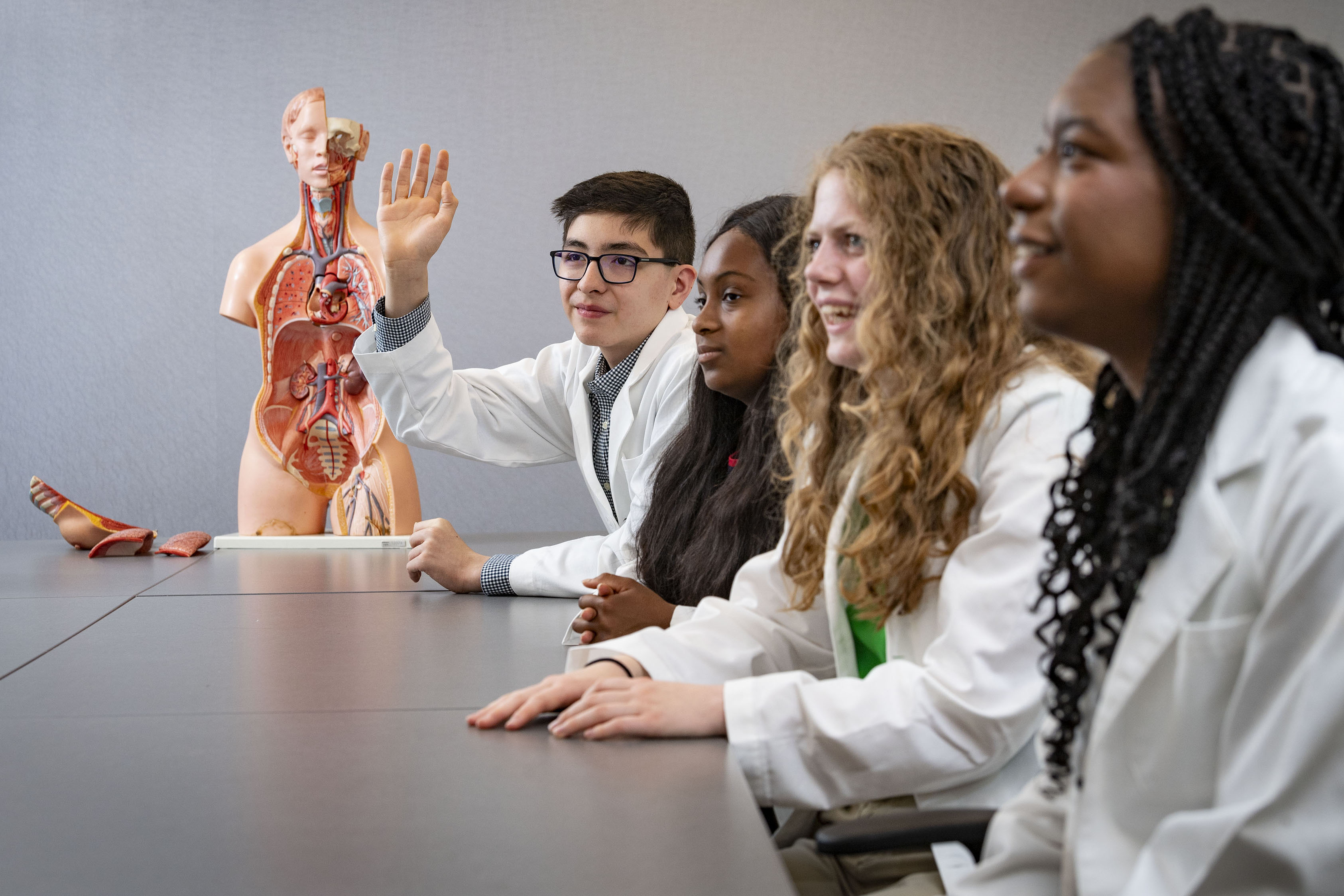 photo of students in the horizons in medicine program