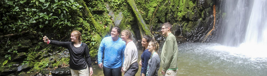 photo of students on a study abroad trip